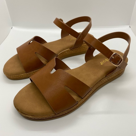 Tan Sandals - Picture 5 of 9